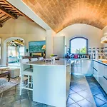 Semesterbostad Podere Boscherini By Interhome *